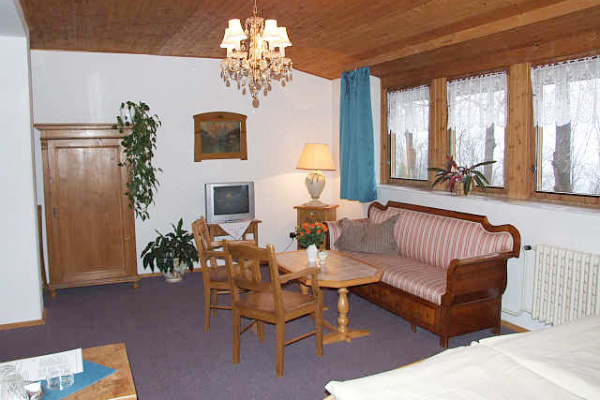 Ubytování Jizerské hory -  Hotel v Josefově Dole v Jizerských horách - posezení v pokoji VIP