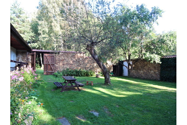 Ubytování - Jižní Čechy - Chalupa na samotě u lesa - zahrada