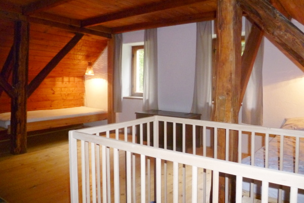Ubytování - Jižní Čechy - Chalupa na samotě u lesa - ložnice - ložnice v podkroví