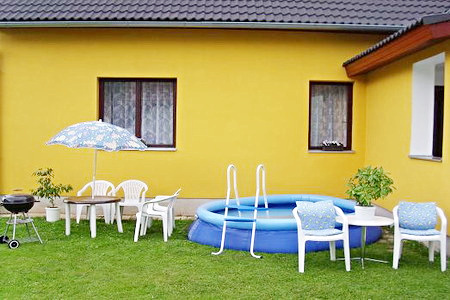 Ubytování - jižní Čechy - Domek u Bechyně v jižních Čechách - venkovní posezení, gril, bazén