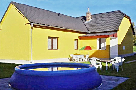 Ubytování - jižní Čechy - Domek u Bechyně v jižních Čechách - venkovní posezení, gril, bazén