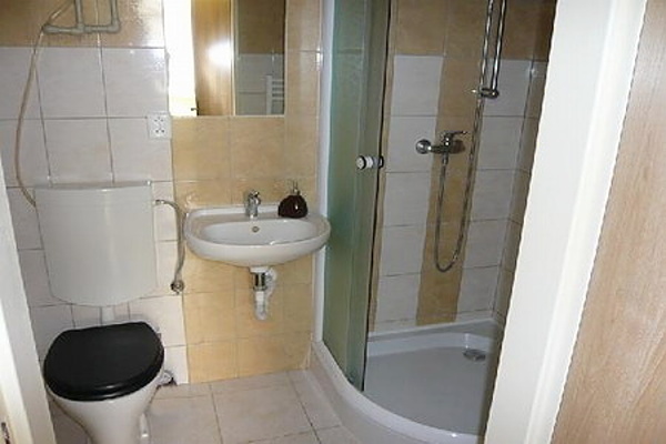 Dům u Mladých Buků v Krkonoších - koupelna v 5lůžkovém apartmánu