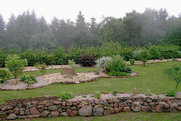 Chalupa u Nové Paky v Podkrkonoší - zahrada