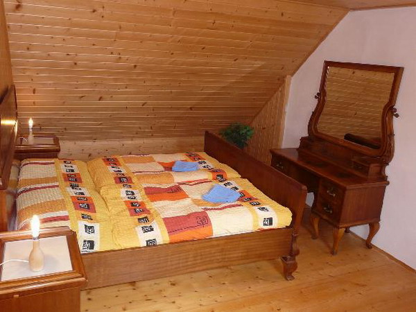 Ubytování - Šumava - Chalupa v Černé v Pošumaví - dvoulůžková ložnice