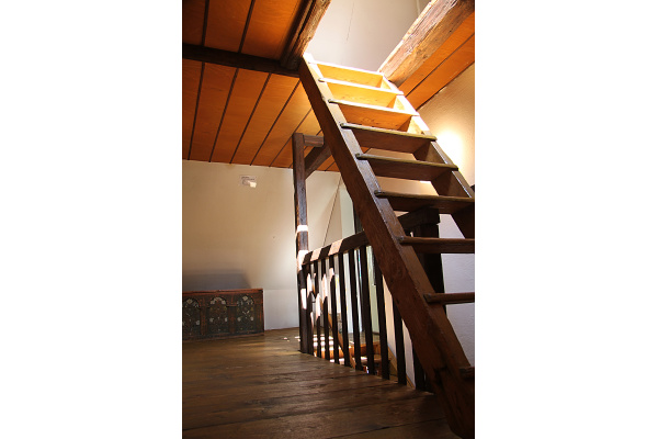 Ubytování - Jeseníky - Nové Losiny - chodba v 1.patře, schody do podkroví