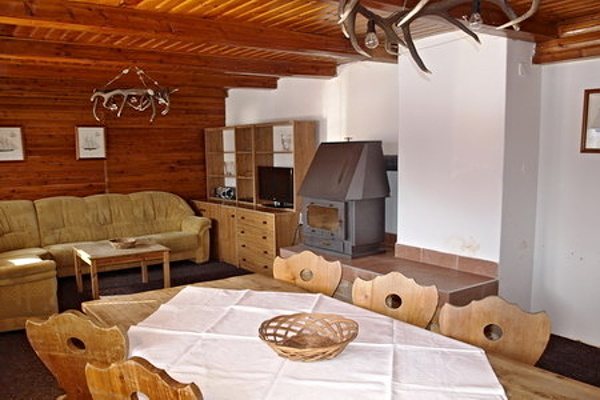 Ubytování - Jeseníky - Lovecká chata na Šindelné - obývací pokoj