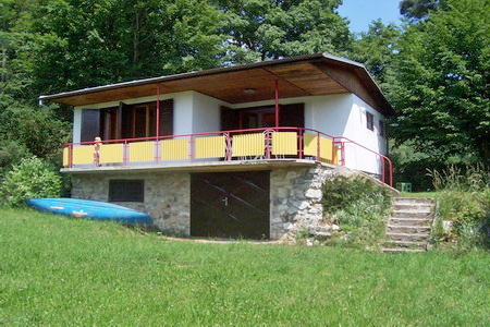 Ubytování - jižní Morava - Chata u Vranovské přehrady - pohled zvenku