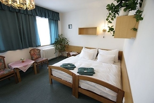 Ubytování Krušné hory - Hotel u rozhledny v Krušných horách - dvoulůžkový pokoj