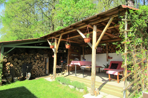 Ubytování - střední Čechy - Prázdninový dům v Brdech - venkovní posezení