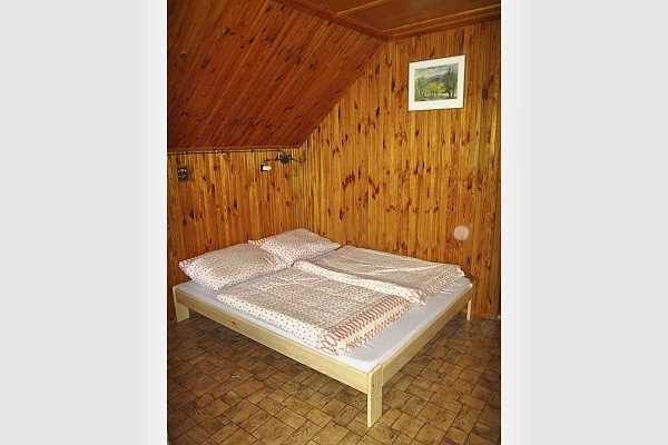 Ubytování - Vysočina - Penzion u Krasonic na Vysočině - ložnice - dřevěný pokoj